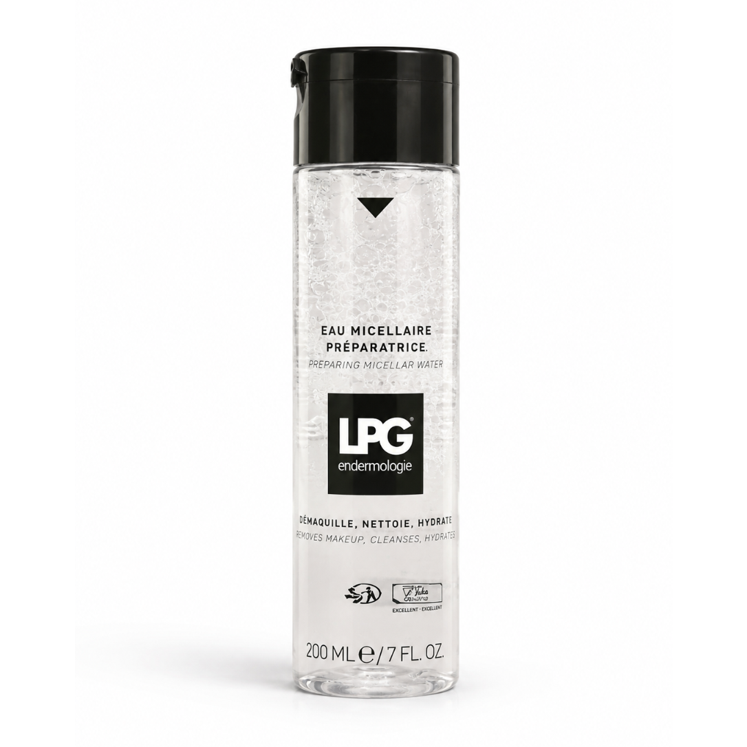 Démaquille efficacement
Nettoie en profondeur
Hydrate la peau